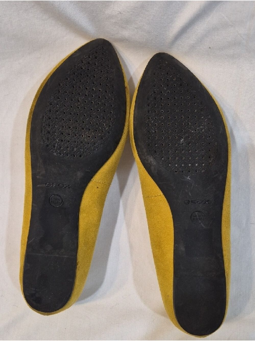 Geox Women's Yellow Suede Pointed Toe Flats with Metallic Accent - Picture 5 of 7